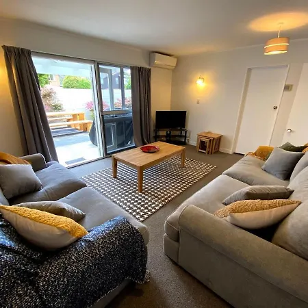 Chamberlain House - 3 Bedroom House By Manly Beach